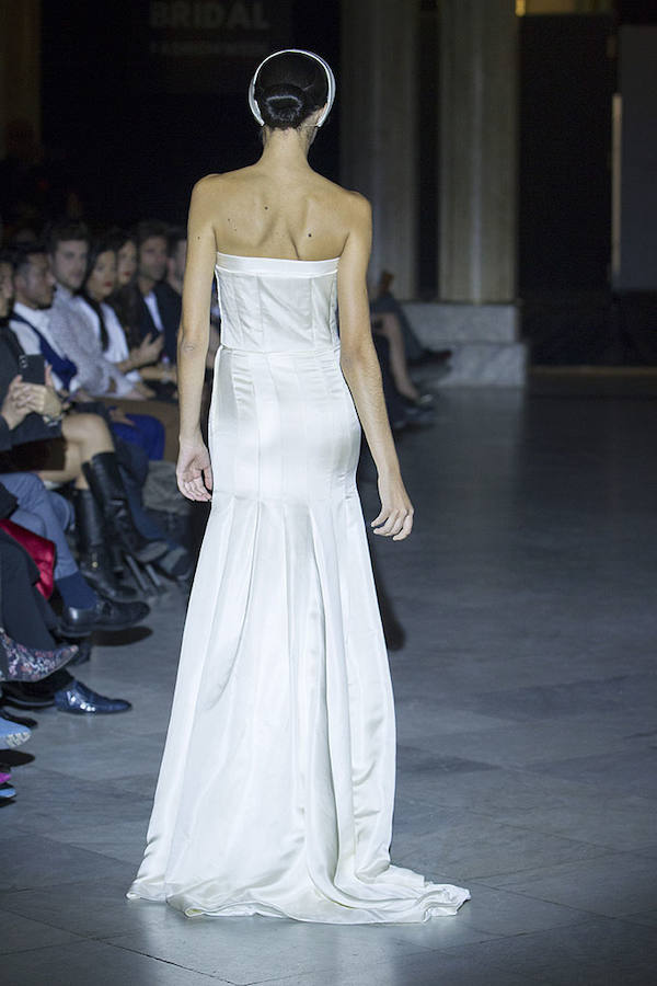 Fotos: El diseñador vasco ha presentado su nueva colección nupcial