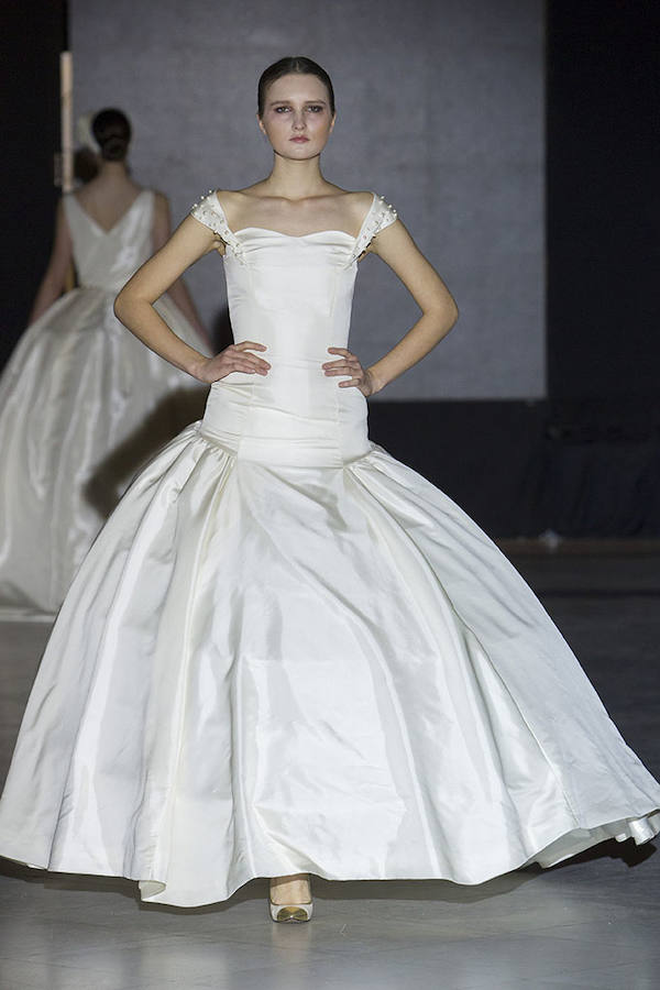 Fotos: El diseñador vasco ha presentado su nueva colección nupcial