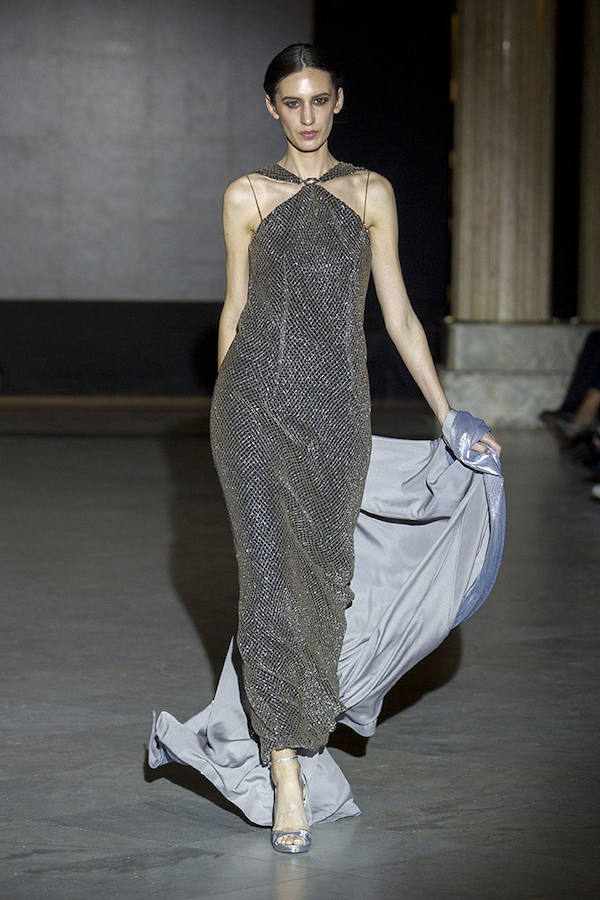 Fotos: El diseñador vasco ha presentado su nueva colección nupcial