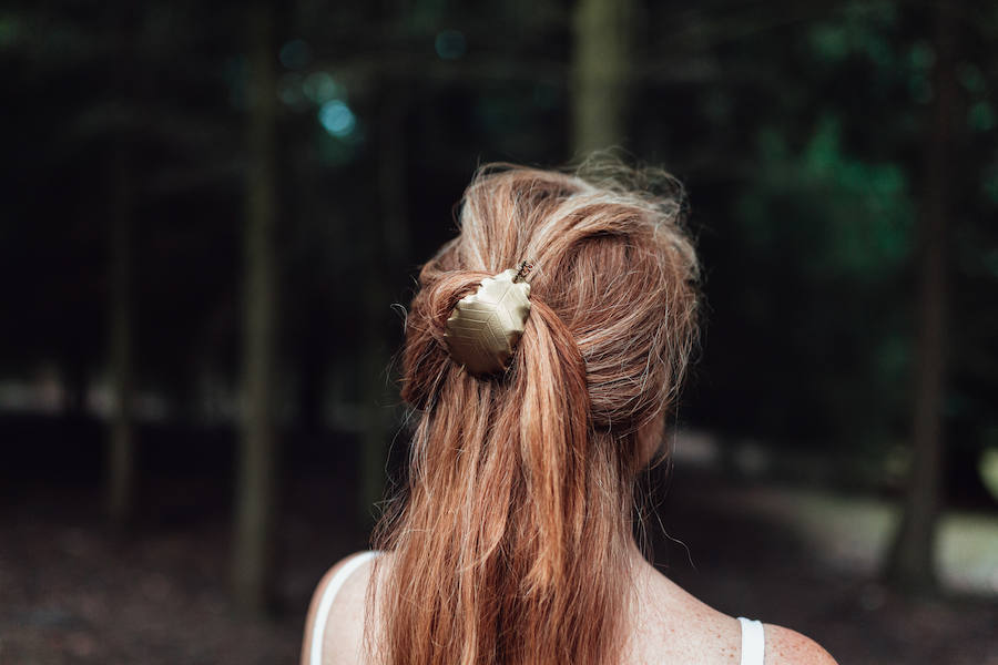 Kekelis Joyería & Alquimia es la firma de accesorios de Miren Begoña del Castillo, una bioquímica que aplica sus conocimientos científicos al diseño de piezas únicas en el barrio de San Francisco