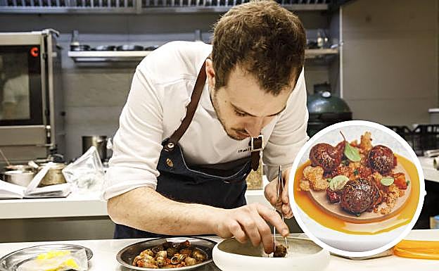 «Creo que el plato responde muy bien a nuestra cocina, moderna pero con una base tradicional», asegura el chef del Ikaro, que ha alumbrado un plato con su huevo y sus puntillitas.