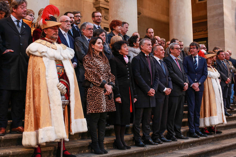 La plaza de la Provincia se convirtió, un año más, en el anuncio a la fiesta