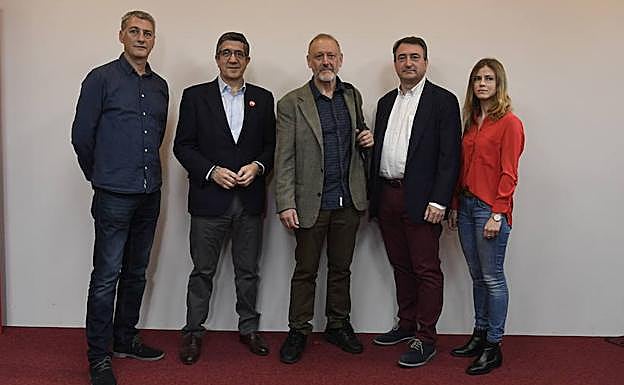 Oskar Matute, Patxi López, Roberto Uriarte, Aitor Esteban y Bea Fanjul.
