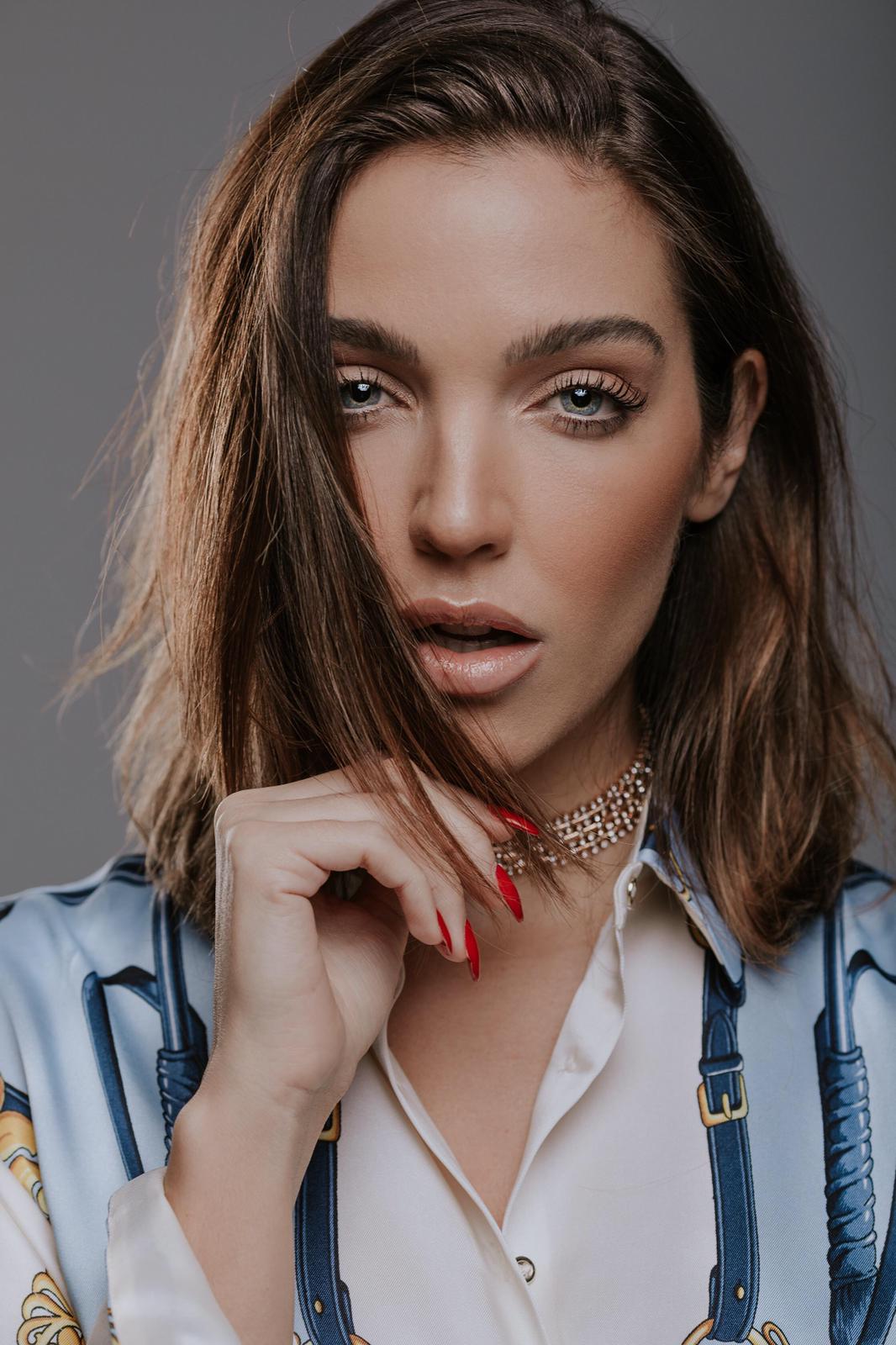 Con tan solo 24 años Bianka Szamosi ha formado parte del equipo de estilistas de la fiesta de los premios MTV y ha estado detrás del maquillaje de Silvia Abril para el JA Bilbao Festival