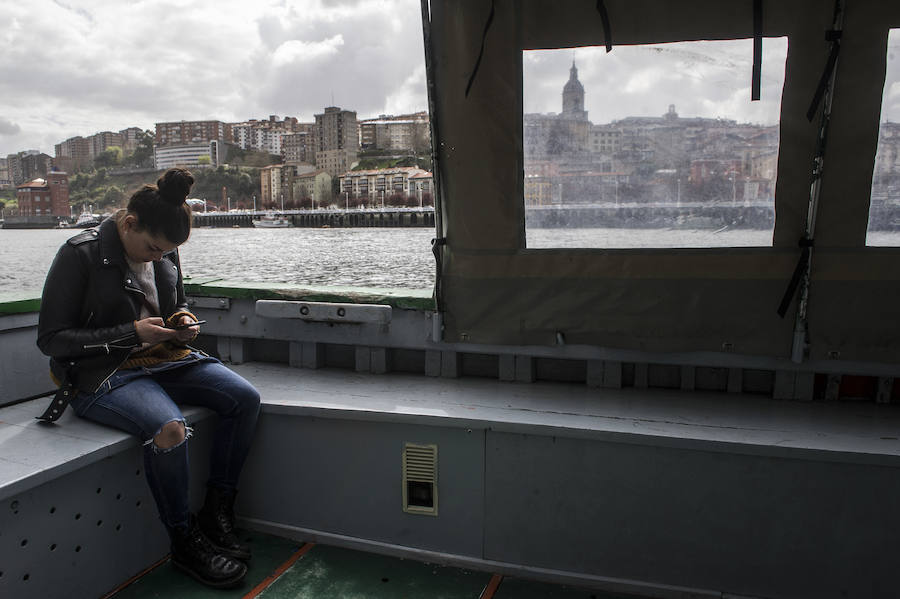 El pasaje que une Portugalete y Las Arenas transporta a cerca de 2.000 viajeros al día. Se trata de una de las dos rutas que se mantienen en activo en la ría