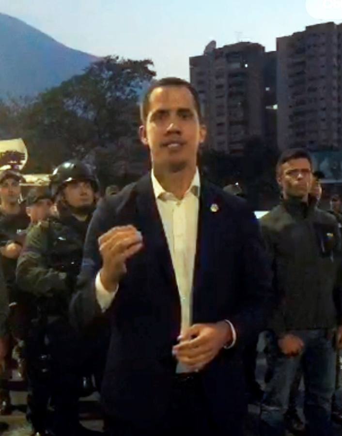 Los opositores Guaidó y lLeopoldo López lideran el golpe contra Maduro 