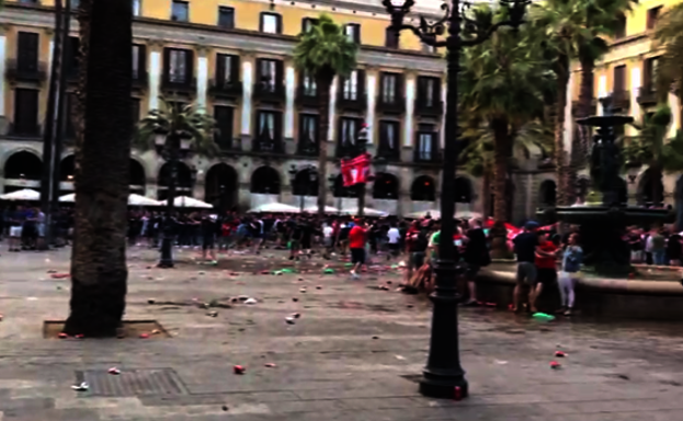 Seis aficionados del Liverpool detenidos por desórdenes en Barcelona