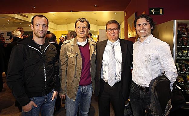 Joseba Etxeberria, Patxi Ferreira, Ricardo Martín Ariño y Rafa Alkorta. 