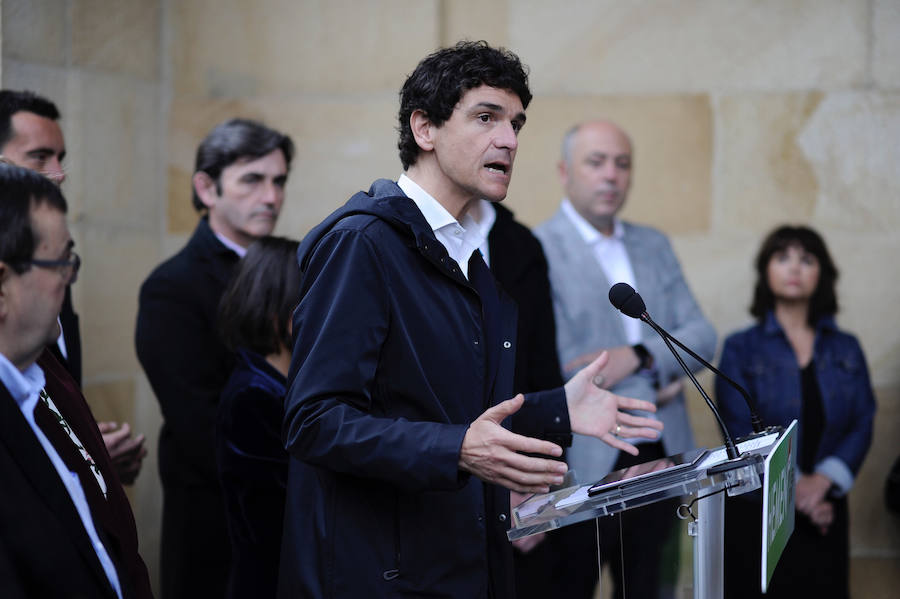 El diputado general ha iniciado en Gernika su particular periplo por varios municipios de la provincia