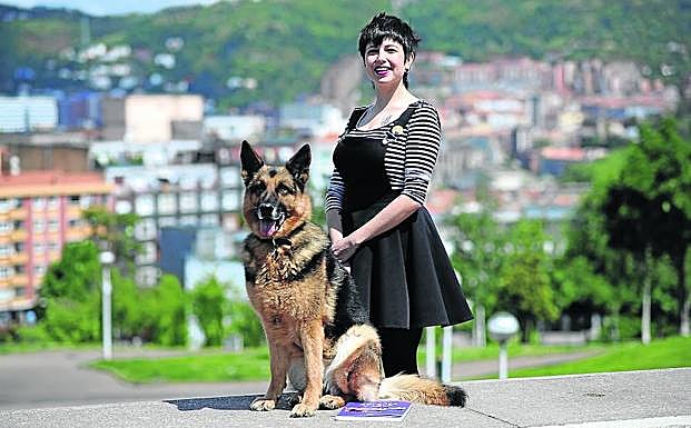 Mamen y Gala disfrutan del sol primaveral en el parque de Miribilla.