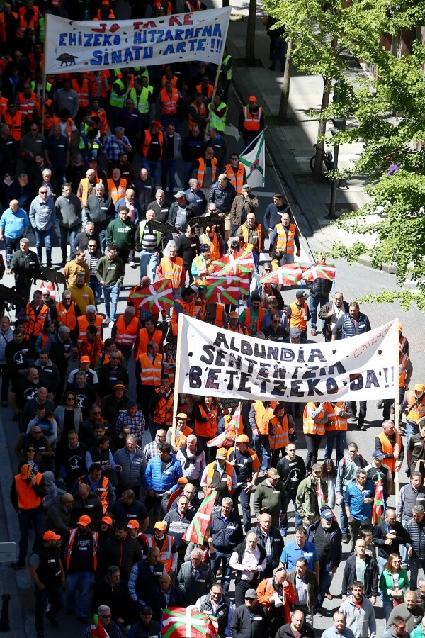 Miles de aficionados vascos piden «respeto» en San Sebastián y reivindican su papel en el mantenimiento del «equilibrio medioambiental»