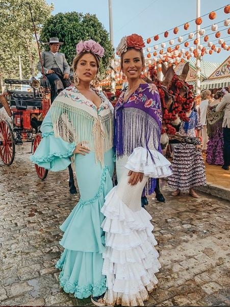 Nat Cebrián se estrenó en el Real vestida con diseños de Sibilina y Rocío Peralta.