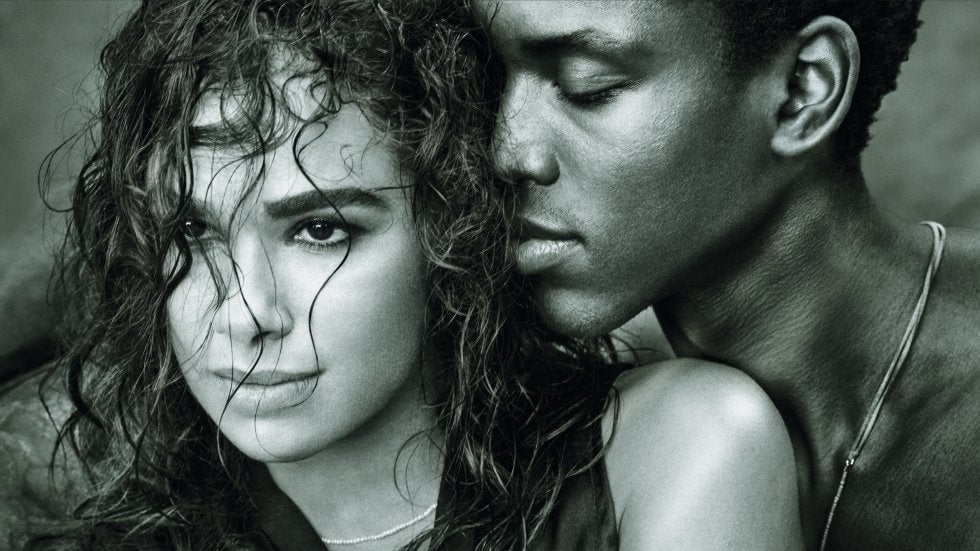 La bailarina Misty Copeland, que en el Calendario Pirelli tiene como pareja al también bailarín Calvin Royal III.