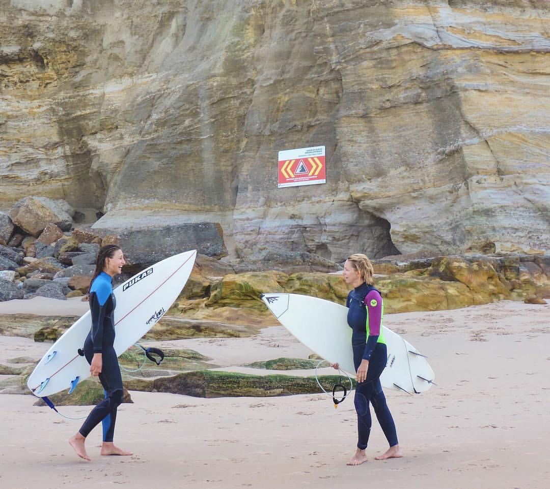 La presentadora del 'Eguraldia' es «tan friolera» que su prenda imprescindible es un buen plumífero que vaya «desde el cuello hasta los pies», define su forma de vestir como «muy sport» y nunca lleva tacones
