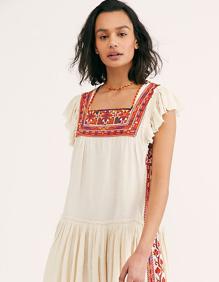 Imagen secundaria 2 - Sara Carbonero elige una camisa de Inditex en la salida de Iker del hospital