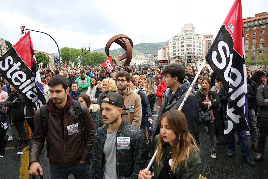 Fotos: Trabajadores de la enseñanza concertada se manifiestan en Bilbao