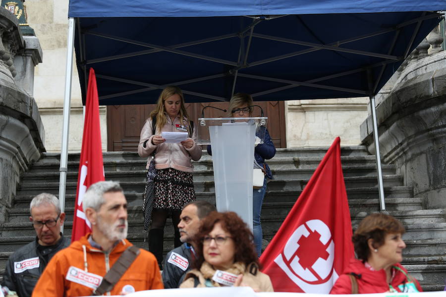 Fotos: Trabajadores de la enseñanza concertada se manifiestan en Bilbao