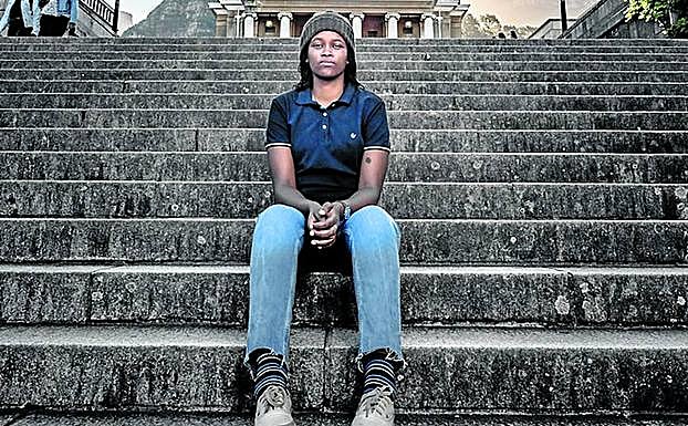 Un tratamiento caducoy muy agresivo contra la tuberculosis multirresistente la dejó sorda. «Todos tenemos derecho a acceder a medicamentos que salvan vidas», reivindica la activista.