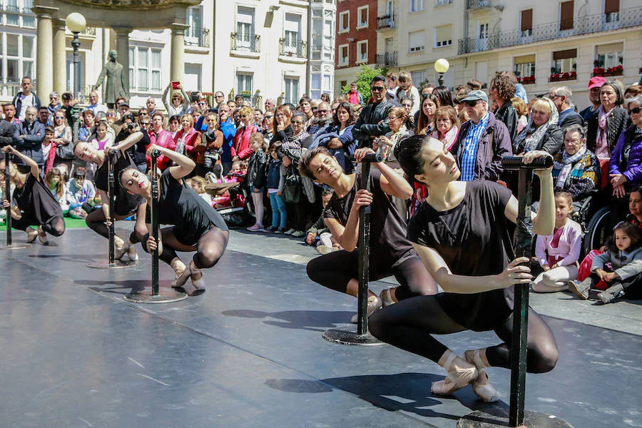 Fotos: Vitoria celebra el día Internacional de la Danza