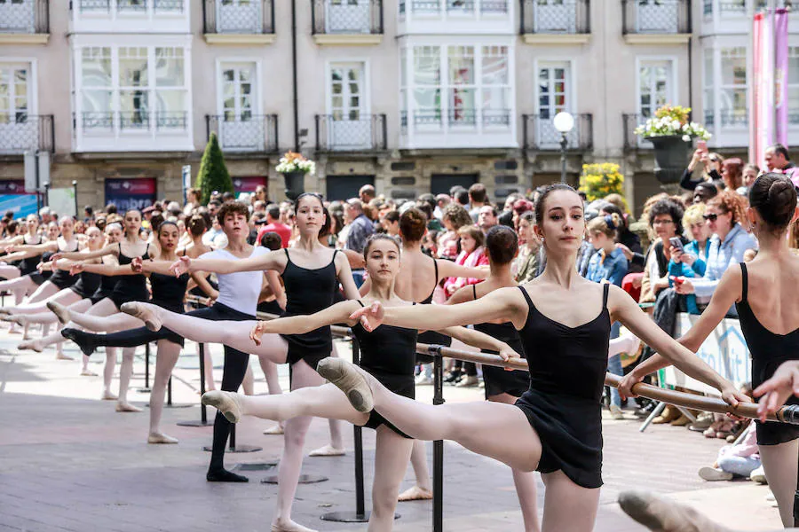 Fotos: Vitoria celebra el día Internacional de la Danza