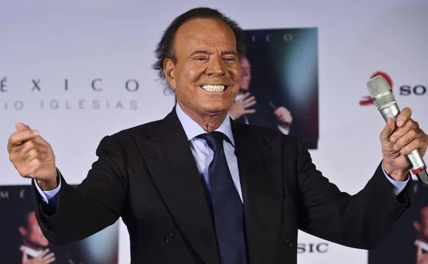 Julio Iglesias.