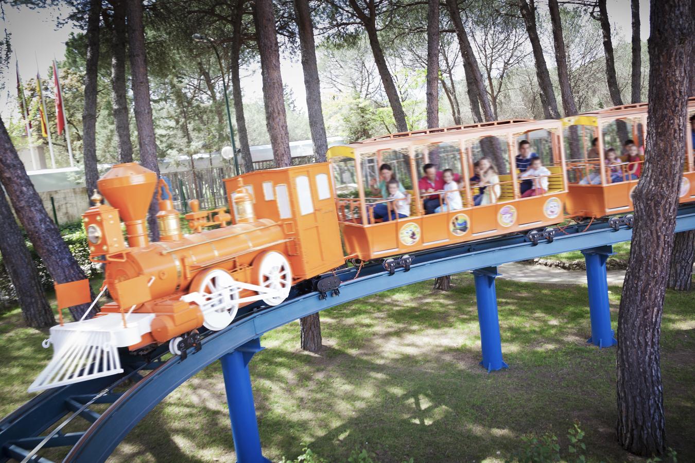 Fotos: El emblemático Parque de Atracciones de Madrid cumple 50 años de diversión