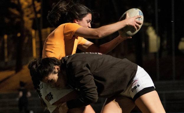 El deporte y todo lo que lleve aparejado la palabra 'femenino' parece ser una copia mala de lo que hacen 'ellos'. 