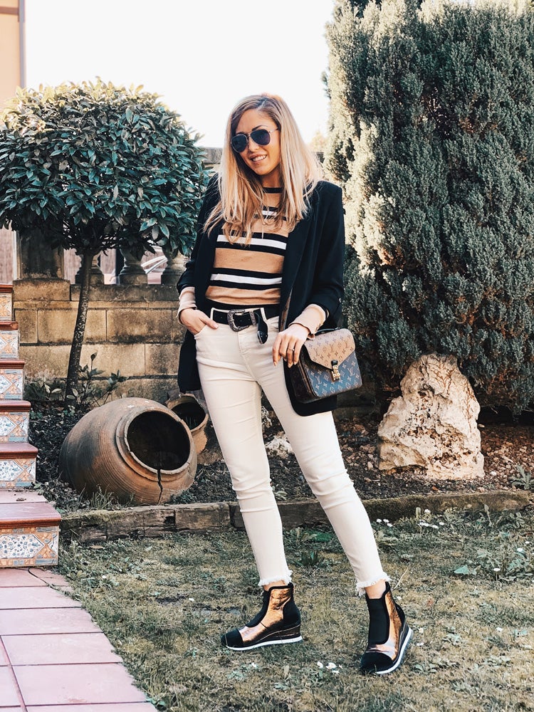 La instagramer Innés Llach nos da las claves para lucir las zapatillas deportivas con mucho estilo