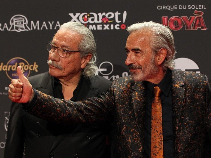 El actor ha lucido un diseño de Ion Fiz para acudir a los Premios Platino celebrados en México