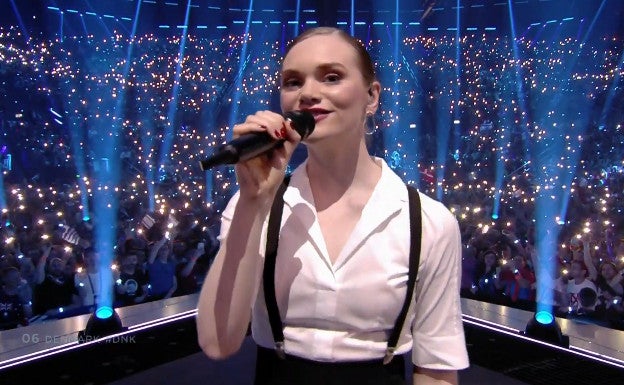 La representante de Dinamarca en el escenario de Eurovision 2019.