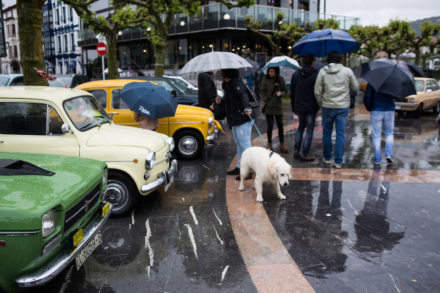 Fotos: Los coches clásicos más impresionantes que se han dado cita hoy en Plentzia