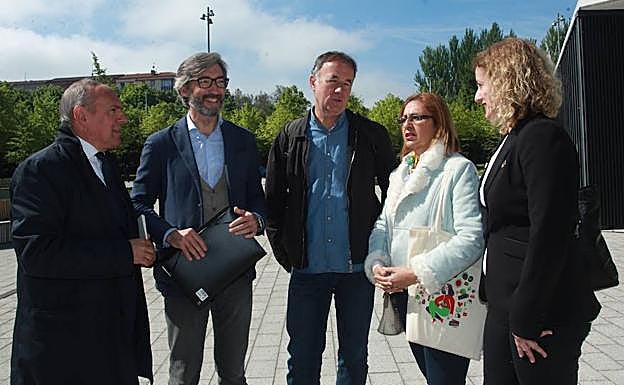 Ramiro González, Iñaki Oyarzábal, Kike Fernández Pinedo, Arantxa Abecia y Cristina González.
