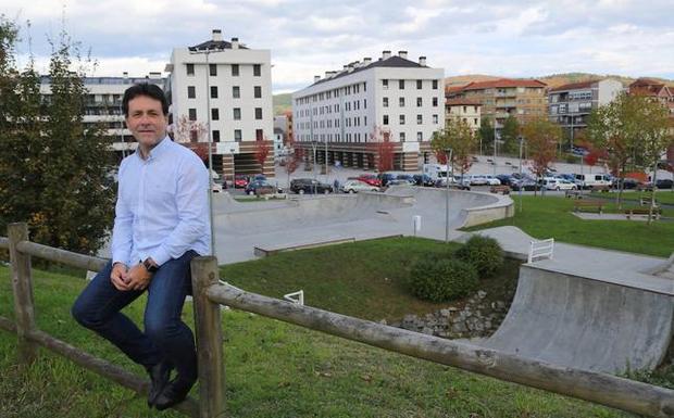 Asier Iragorri quiere tomar el relevo de Andoni Busquet al frente de la alcaldía de Basauri. 