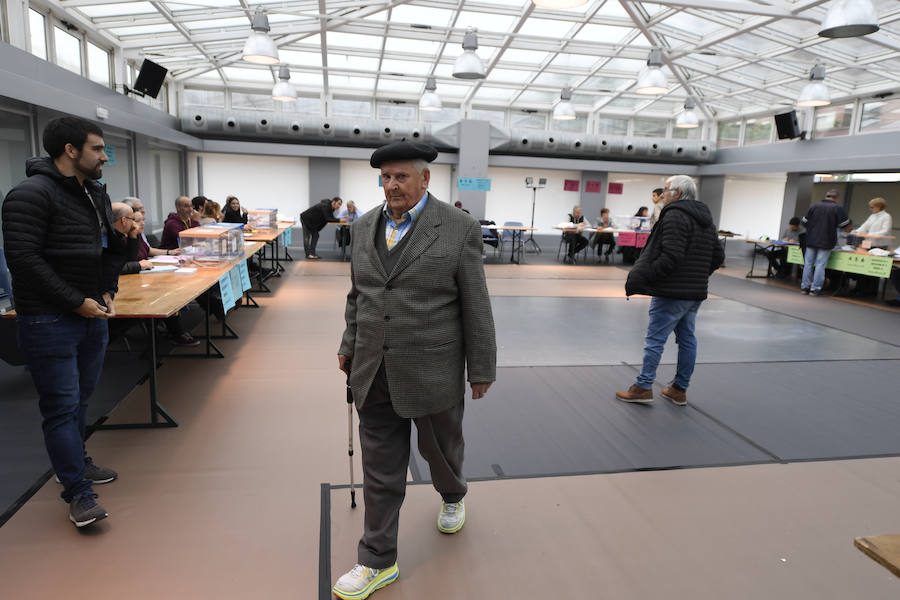 Fotos: Los vizcaínos acuden a votar