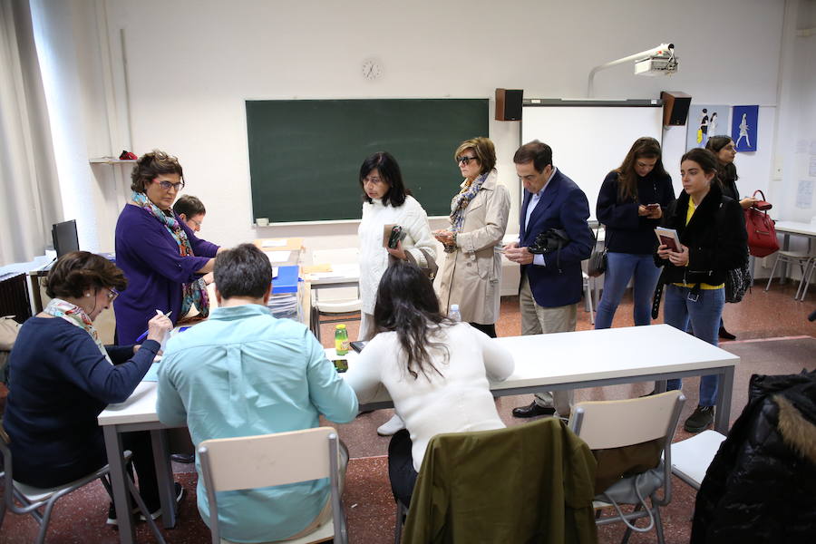 Colegio electoral en el Instituto Miguel de Unamuno.