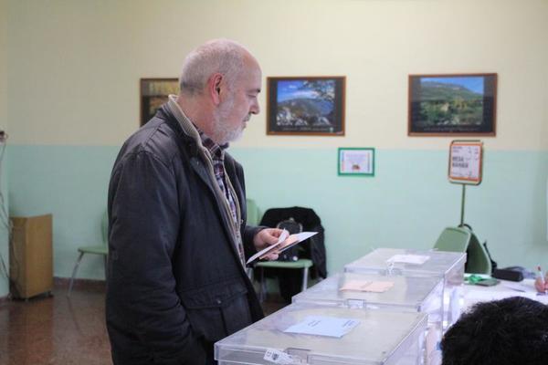 En Llodio, el candidato de EH Bildu a la reelección como alcalde, Natxo Urkixo.