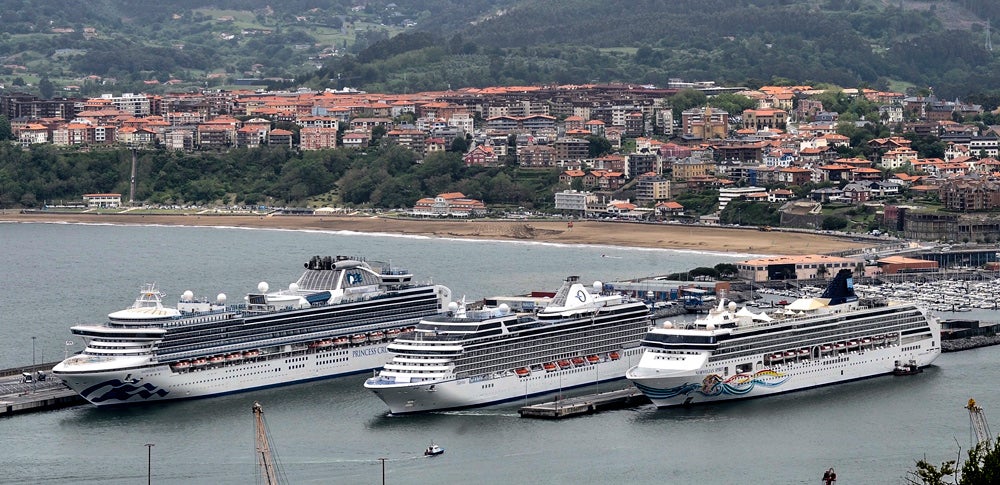 Fotos: Más de 6.400 cruceristas llegan a Bilbao