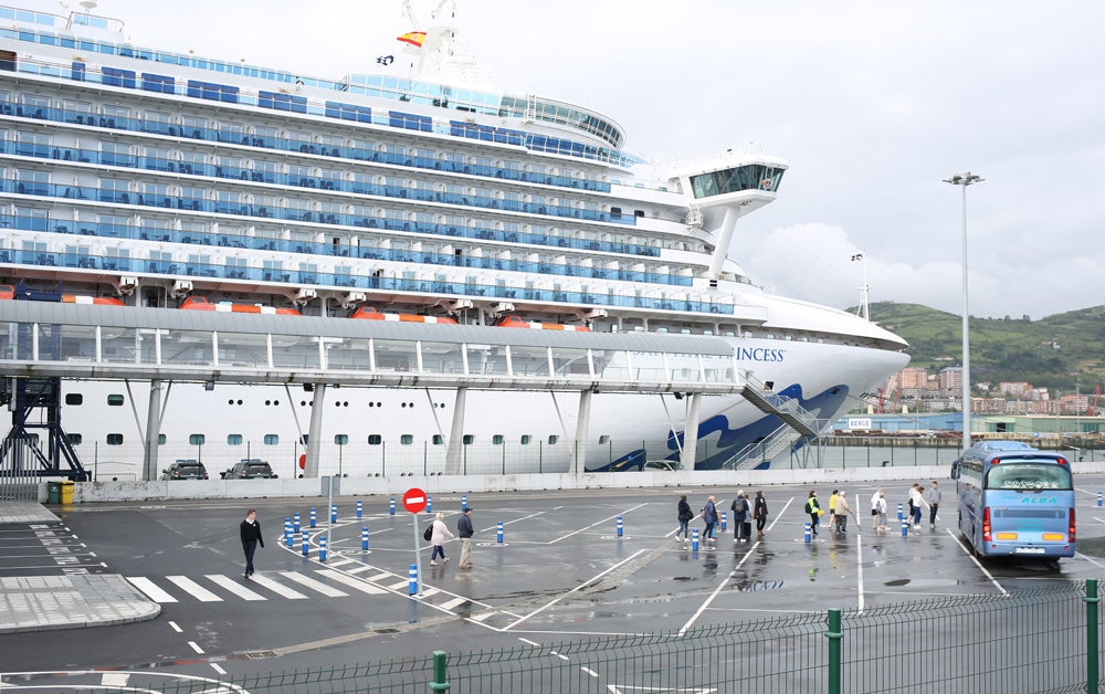 Fotos: Más de 6.400 cruceristas llegan a Bilbao