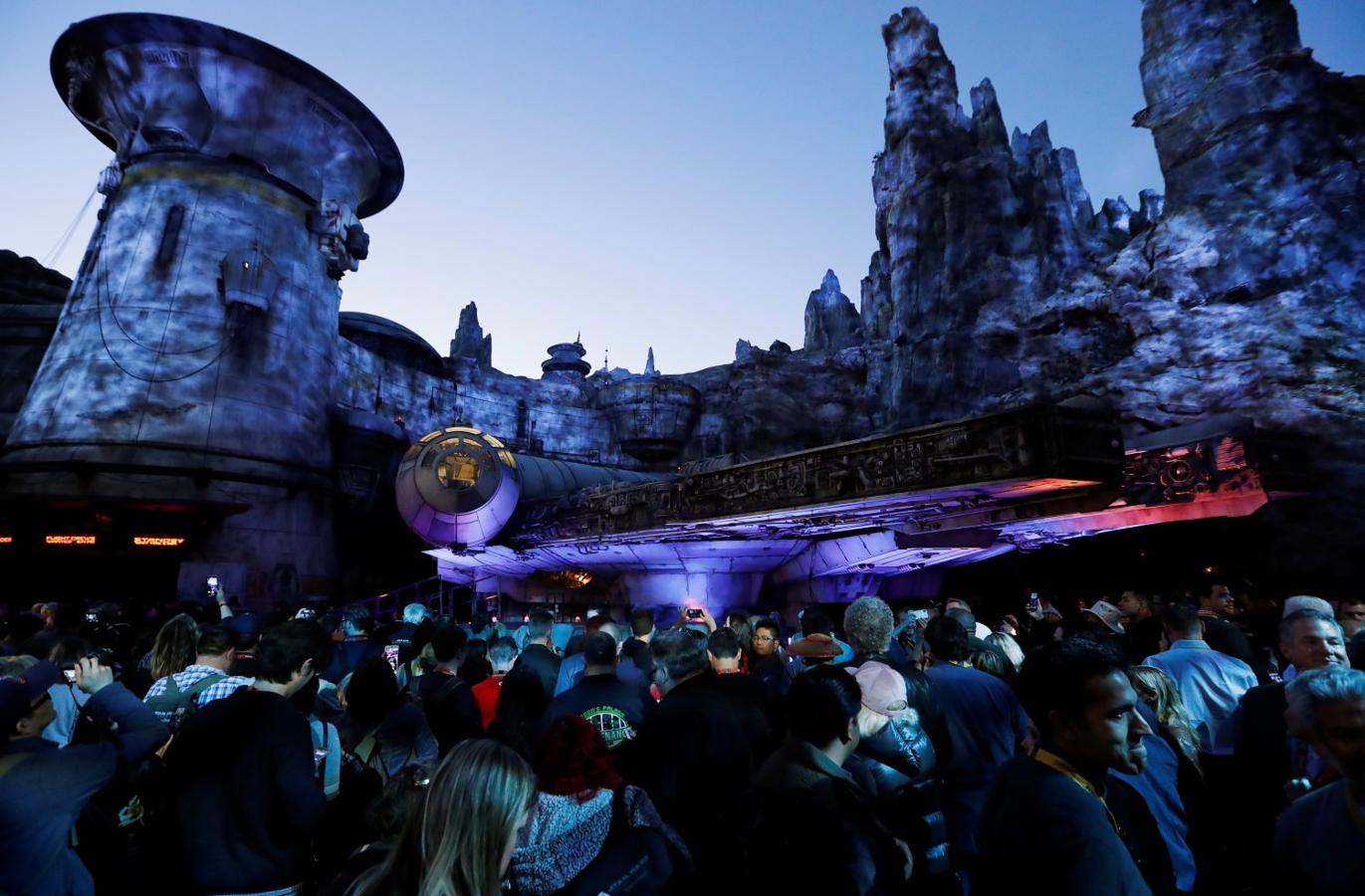 Disney inaugura mañana el parque temático Star Wars: Galaxy's Edge tras tres años de obras y una inversión de un billón de dólares.