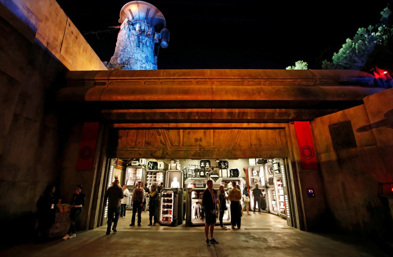 Disney inaugura mañana el parque temático Star Wars: Galaxy's Edge tras tres años de obras y una inversión de un billón de dólares.