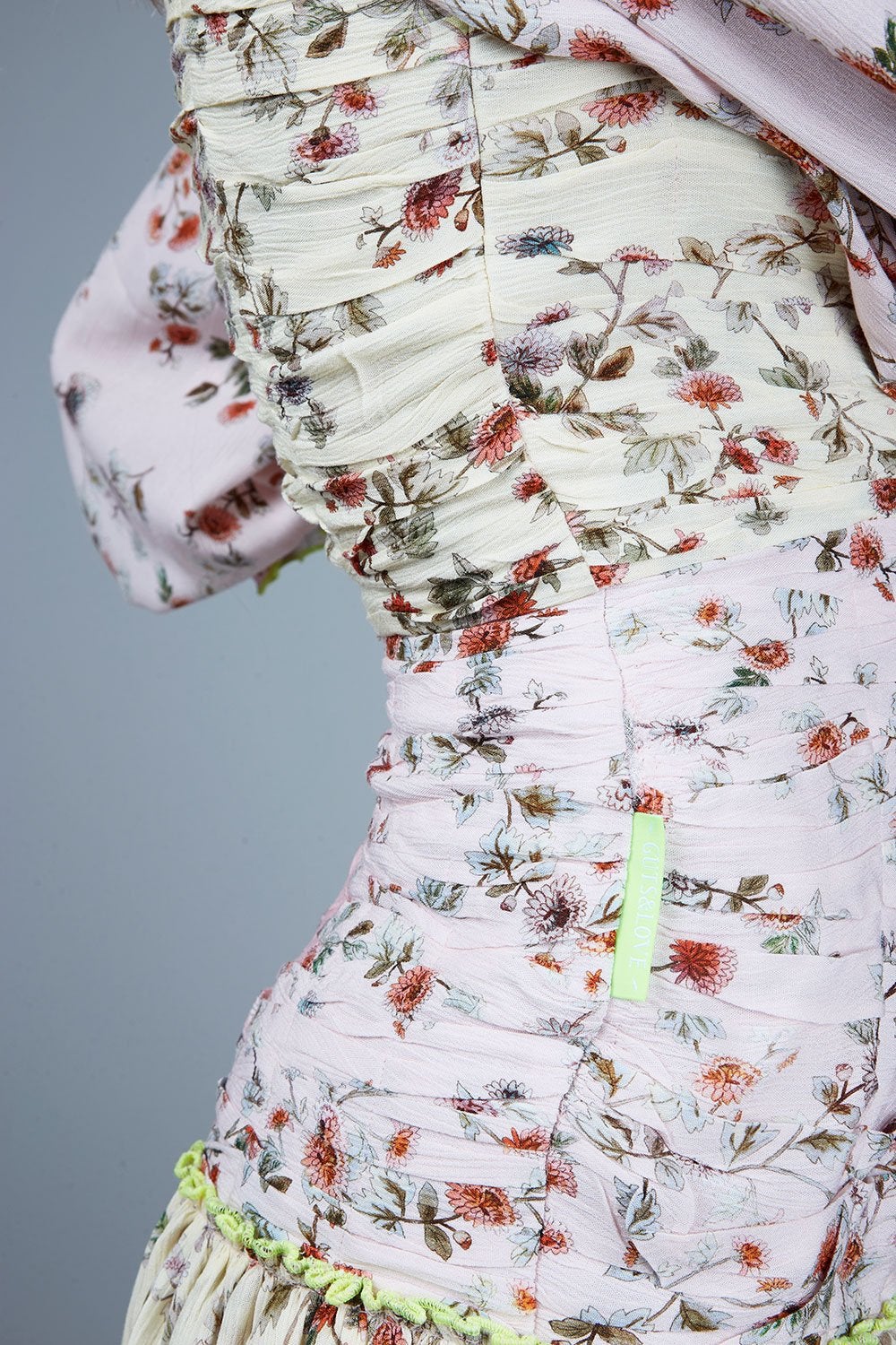 La madrileña es la última 'influencer' en sucumbir al encanto de la marca vizcaína 'Guts & Love'