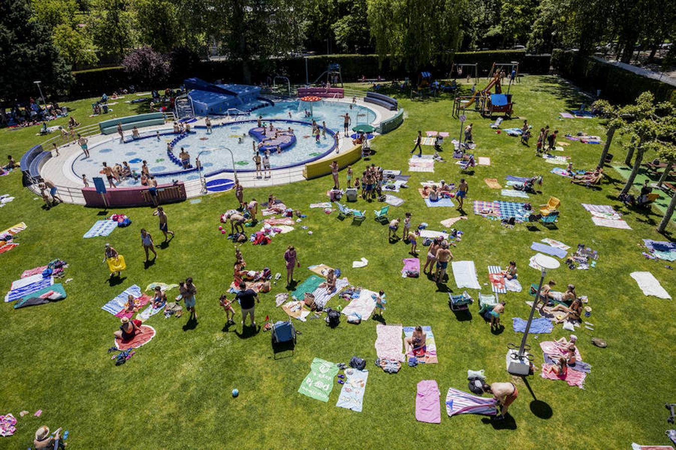 Fotos: Día de piscina y &#039;playas&#039; en Álava