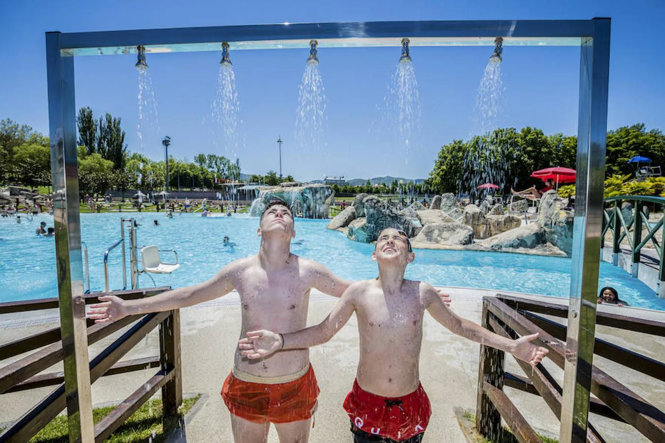 Fotos: Día de piscina y &#039;playas&#039; en Álava