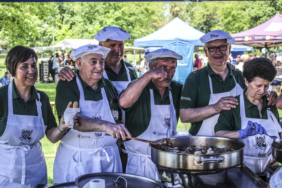 Fotos: Amurrio se sumerge en el Txakoli Eguna