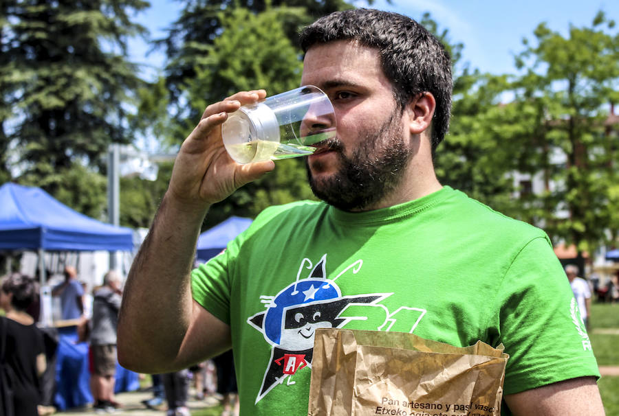 Fotos: Amurrio se sumerge en el Txakoli Eguna