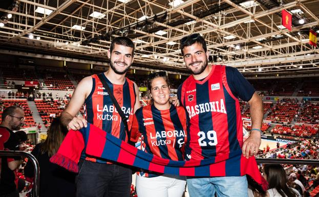 La hinchada, en Zaragoza. 