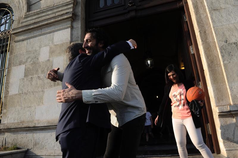 Fotos: Recibiento a los héroes del RETAbet en el Ayuntamiento