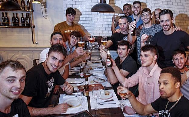 Un vídeo, el regalo de Mumbrú a su plantilla