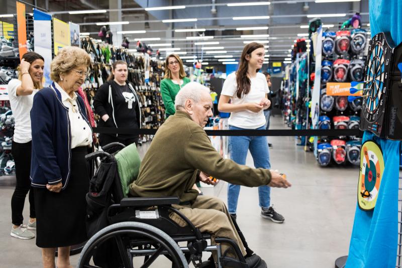 Residentes en la Fundación Miranda de Barakaldo se estrena en disciplinas poco habituales para ellos en el Decathlon de Megapark 