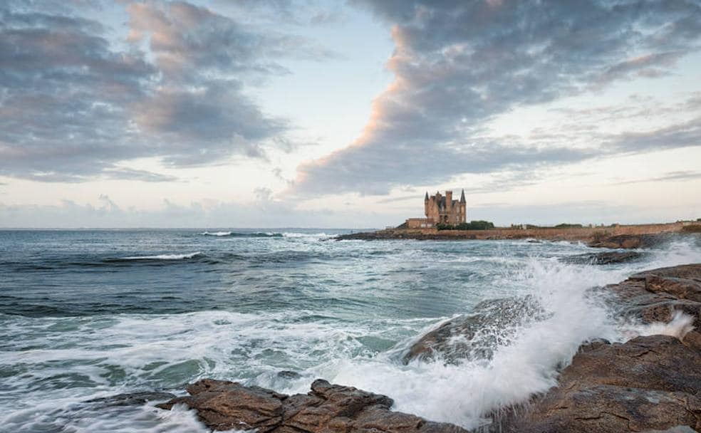 El castillo del mar o de Turpault es uno de los iconos de Quiberon y de su abrupto litoral.